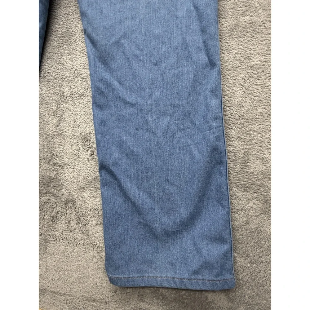 Wrangler Jeans Mens Measured 34x28 Light Wash Blue Straight Leg Classic Fits USA